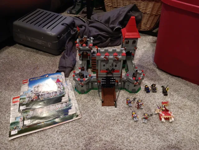 Lego (7946) - Castle - Kingdoms - King's Castle 95% Complete