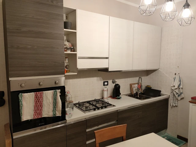 Cucina completa di elettrodomestici usata