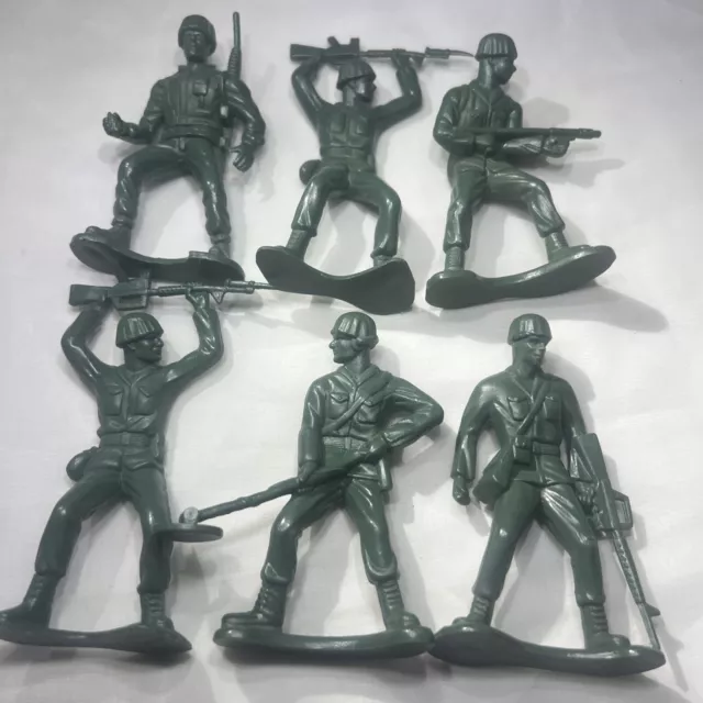 Vintage Large Green Plastic Army Men Figures 4 Inch Beret Greenbrier Lot Of 5