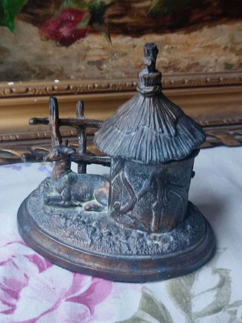 Dénoyauteur Ancien Avec Réceptacle Porcelaine Blanche - Outil Cuisine Vintage