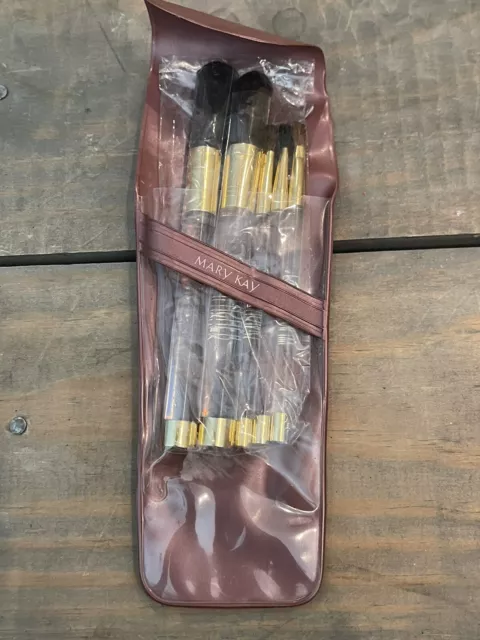 Vintage Mary Kay Makeup Brushes Set of 5 w/ Storage Holder Blush Blending NOS Vintage Mary Kay Makeup Brushes Set of 5 w/ Storage Holder Blush Blending NOS