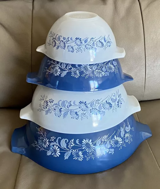 Set of 4 VIntage Pyrex Colonial Mist Blue & White Cinderella Nesting Bowls