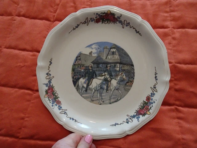 Ancien plat sur pied du service alsacien sarregumines/obernai/h.loux 3 fleurs