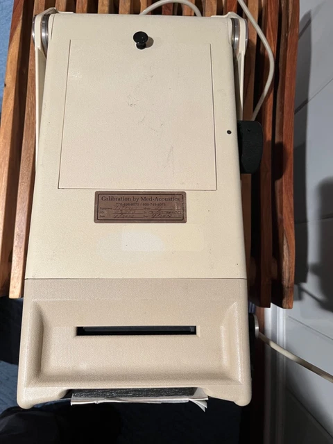 TITMUS 2S VISION TESTING SCREENER Works but needs bulb or repair   No cable