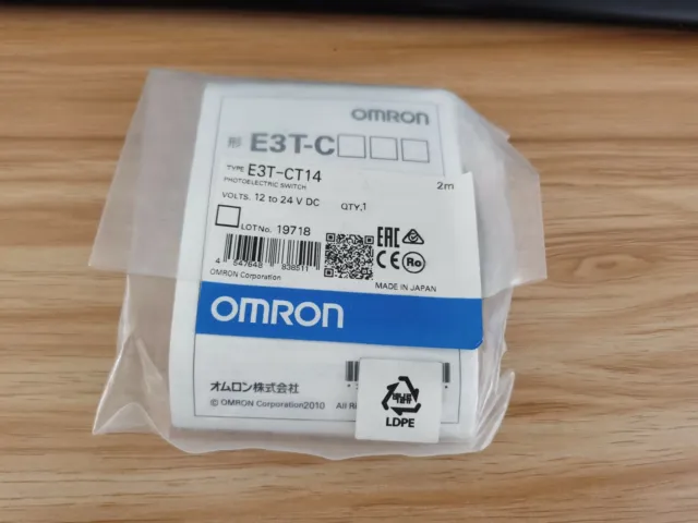 1PC New Omron E3T-CT14 E3TCT14 Photoelectric Sensor 2m Brand