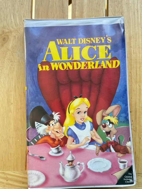 ALICE IN WONDERLAND VHS 1986 Clamshell Walt Disney Black Diamond The alice-in-wonderland-vhs-1986-clamshell-walt-disney-black-diamond-the
