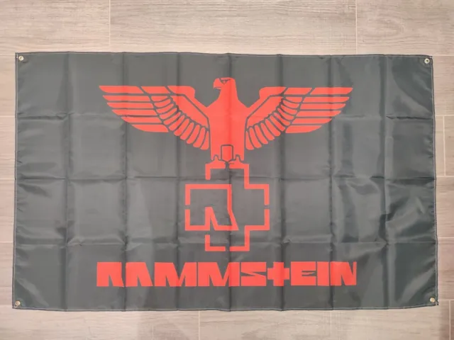 Rammstein Fahne Schwarze Balken rot, Offizielles Band Merchandise Flagge  : : Garten