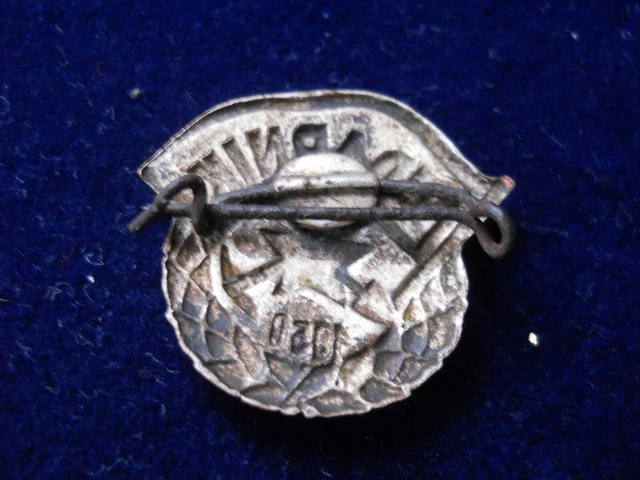 Badge of Striker (Udarnik) Youth Work Action (ORA) Yugoslavia year 1950 2