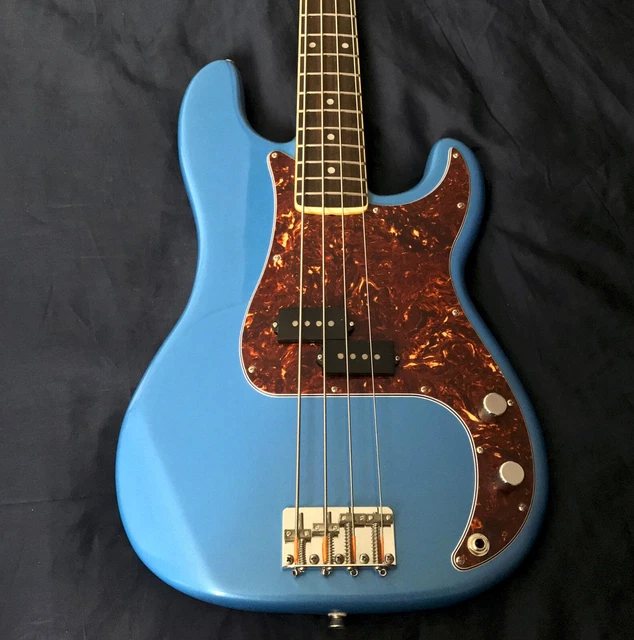 Precision Bass - Lake Placid Blue Nitro Finish + Case