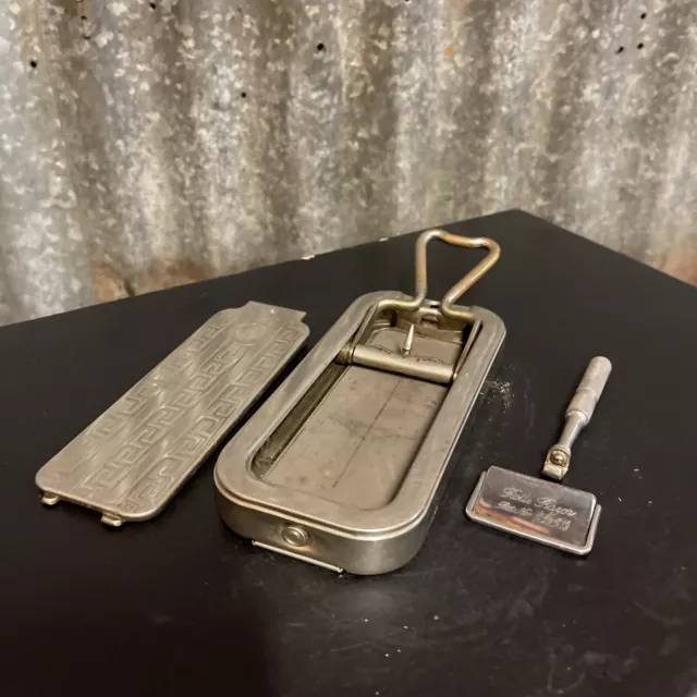 VINTAGE ROLLS RAZOR IN SHARPENING CASE WITH BLADE c1940s