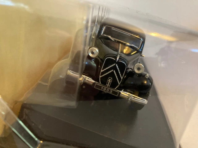 1/43 UH Citroen Traction 11 de 1953 état neuf sous blister jamais ouvert 2