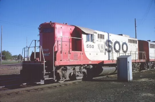 Soo 550 Gp-9 Gladstone Mi (Soo Line) Original Slide 06-08-69 T12-10
