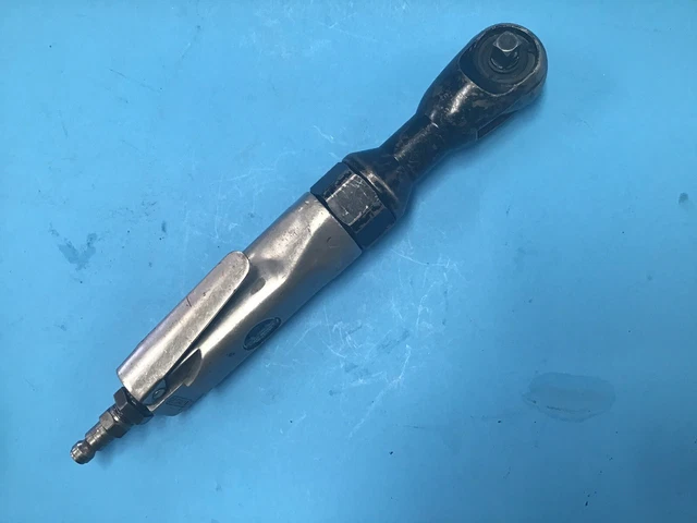 Central Pneumatic 3/8”Drive Air Ratchet 4