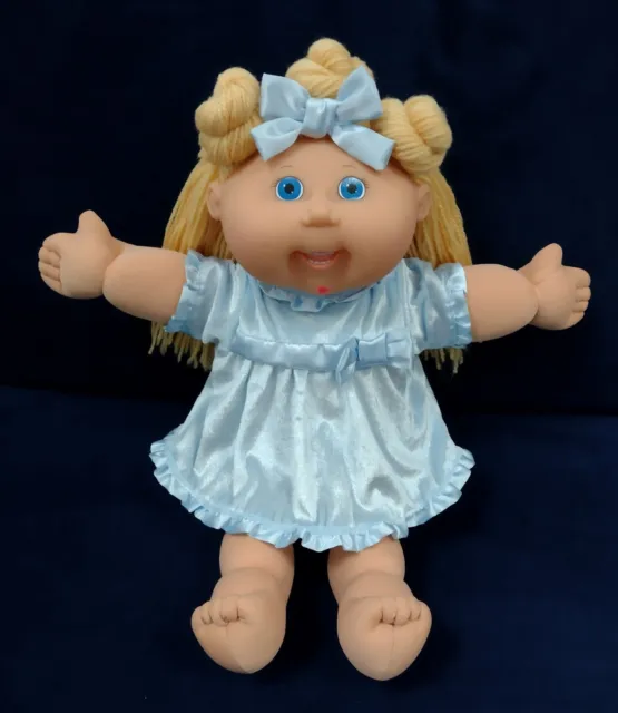 2004 Playalong Cabbage Patch 18" Kid - Original Outfit - Blonde/Blue Eyes