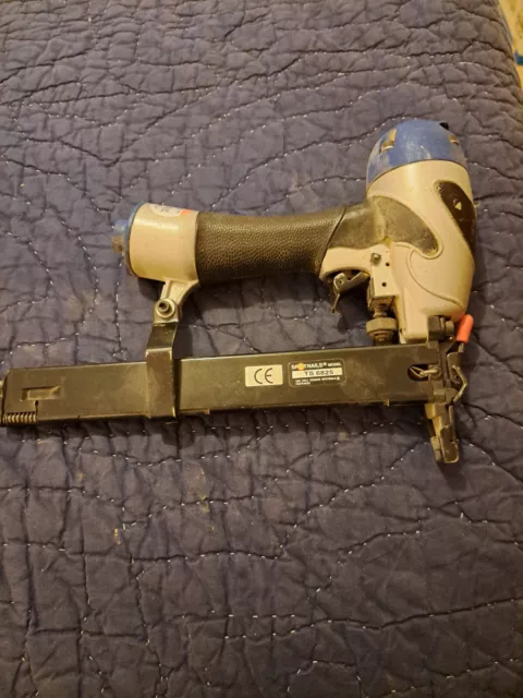 Spot Nails TS 6825 Nailer TESTED AND WORKING