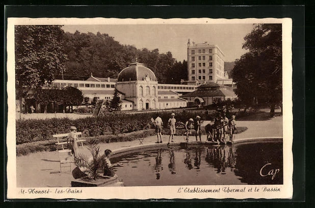CPA St-Honore-les-Bains, l´Etablissement Thermal et le Bassin 1951