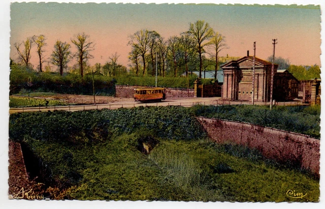 THIONVILLE - Moselle - CPA 57 - 1938 Tramway porte de Saar-Louis