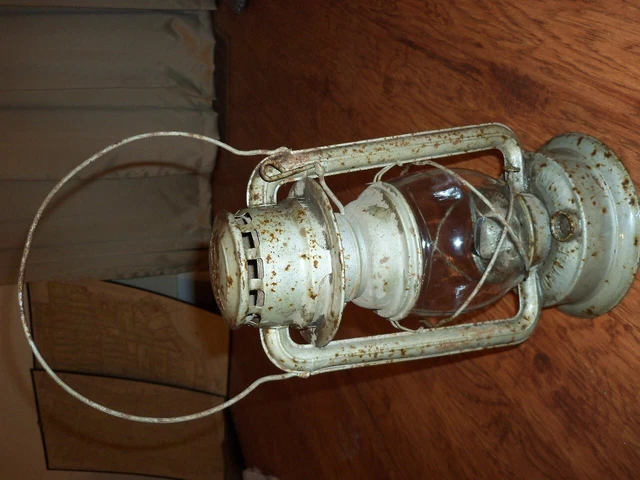 CT Ham Nustyle cold blast hamlight lantern with a plain clear globe CT Ham Nustyle cold blast hamlight lantern with a plain clear globe