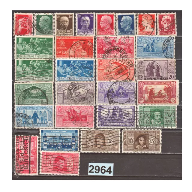 2964 Italie  Lot 29 Timbres