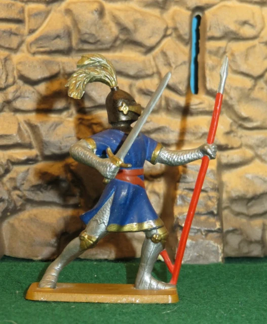 STARLUX moyen age (ref 6106bis) épée en armure (restauré