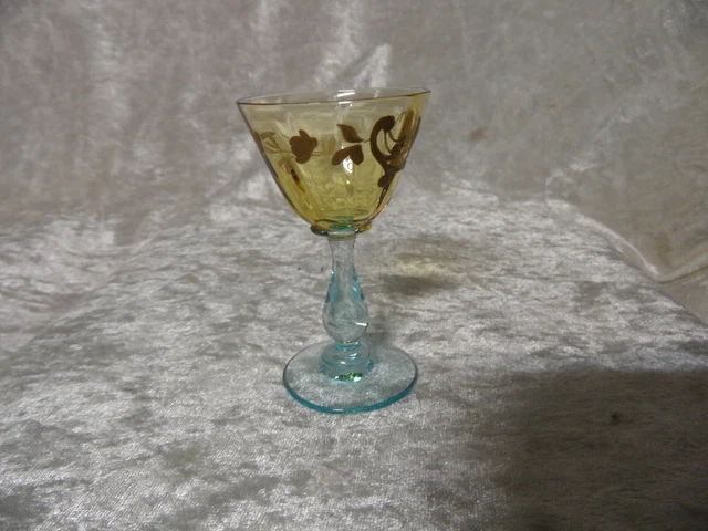 verre ancien émaillé  19 siecle georges sand  , art de table ,mondial colissimo