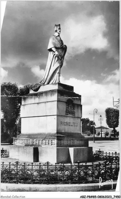 ABZP8-85-0673 - LUCON - Statue de richelieu