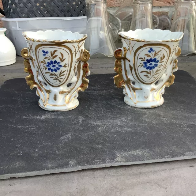 Ancienne paire de vases de marié en porcelaine de Paris XIX siècle