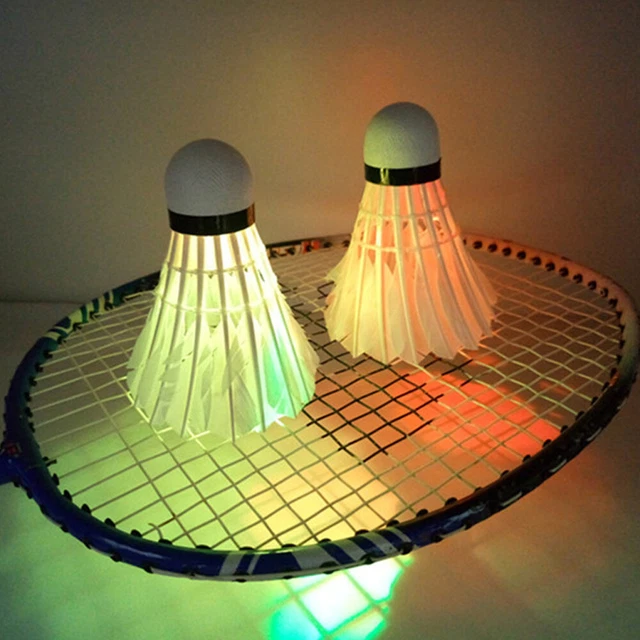 4/8pcs LED Badminton Luminous Night Training Goose Feather Balls Shuttlecocks 4/8pcs LED Badminton Luminous Night Training Goose Feather Balls Shuttlecocks