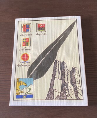 Crest in legno d'abete cartolina alpina esercito italiano 
