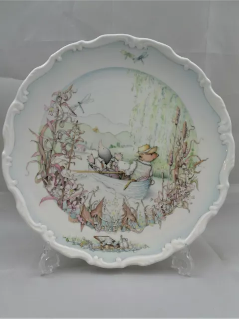 The Wind in the Willows collector plate Royal Doulton, Ratty and Mole go Boating
