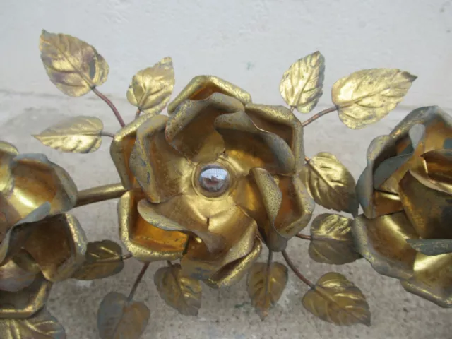 Applique murale ancienne électrifiée en laiton doré , à 5 roses et feuillage 2