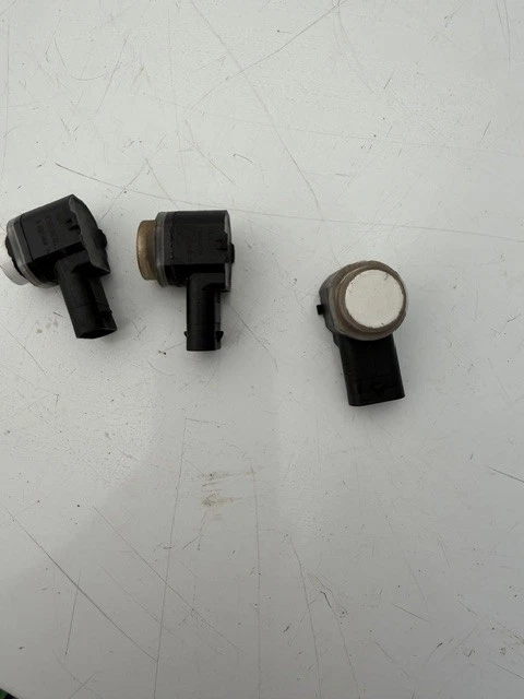 thumbnail image 2 of Valeo Parking Sensor For Jaguar Land Rover – HK8315C868AA T4A5536 LR081451 LR059786, Made In France 2 of 6