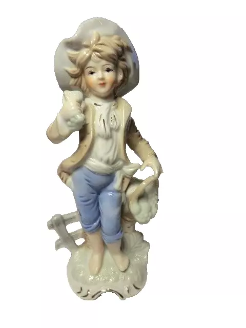 Porzellanfigur Junge mit Obstkorb. Barockstil, klassisch