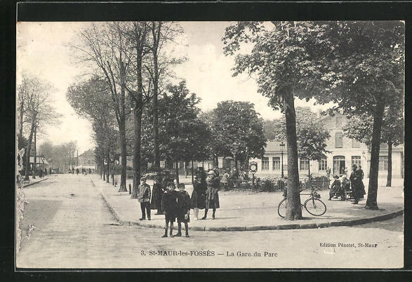 CPA Saint-Maur-les-Fossès, La Gare du Parc