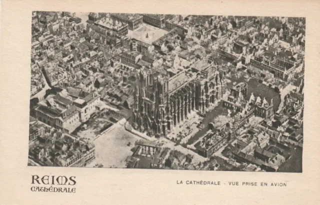 CPA 51 REIMS La Cathedrale  Vue prise en Avion