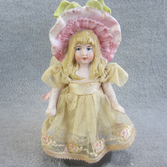 vintage hertwig Bonnet doll *＊ Antique-German-7