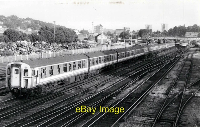PHOTO RAILWAY 6X4 EMU Class 4CIG 1247 arrives at Guildford c1986 £1.50 ...
