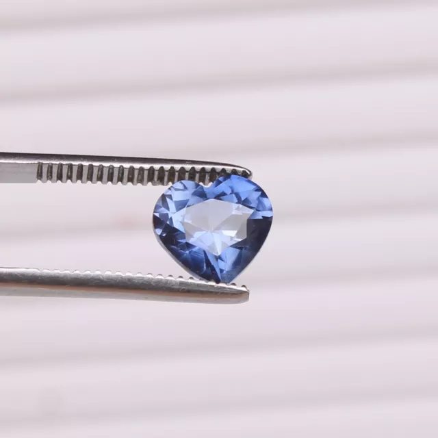 Saphir Naturel Bleu Diamant Coupe 4.25 CT Coeur Desseré Certifié Gemme Chauffant