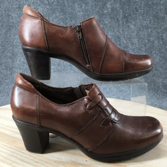 Clarks Boots Womens 9.5 Pump Slip On Ankle Bootie Heels Brown Leather Zip Casual