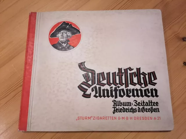 Sammelbildalbum " Deutsche Uniformen "  fast komplett