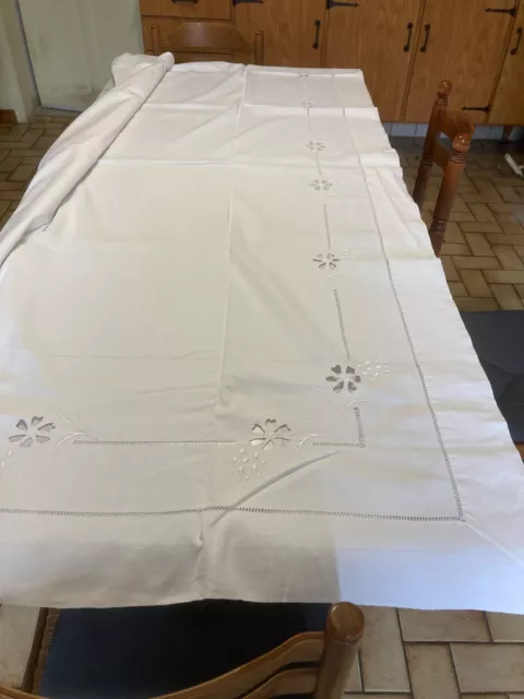 Ancien beau drap brodé ajouré flleurs point de plumetis 3mX2m10