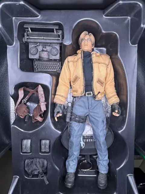 Hot toys Resident Evil 4 BIOHAZARD Leon S. Kennedy Regular ver. 1/6 Figure JUNK