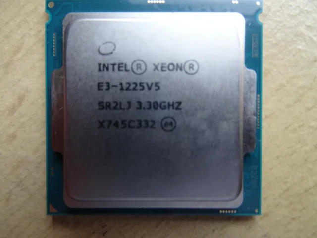 Intel Xeon E3-1220 V5 - SR2LJ - 4 Core 3,3 GHz (bis 3,7 GHz) - LGA 1151