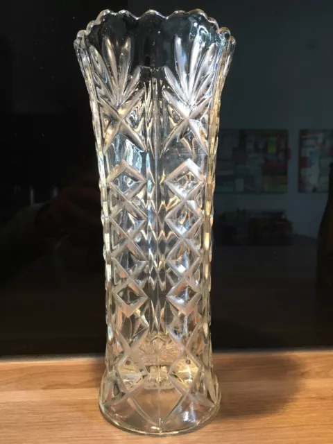 Alte Glas-Vase Pressglas 1960er (?) / Gebrauchsspuren, 2 kleine Chips