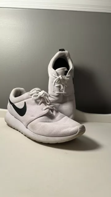 Nike Womens Roshe One 844994-101 White Running Shoes Sneakers Size 9