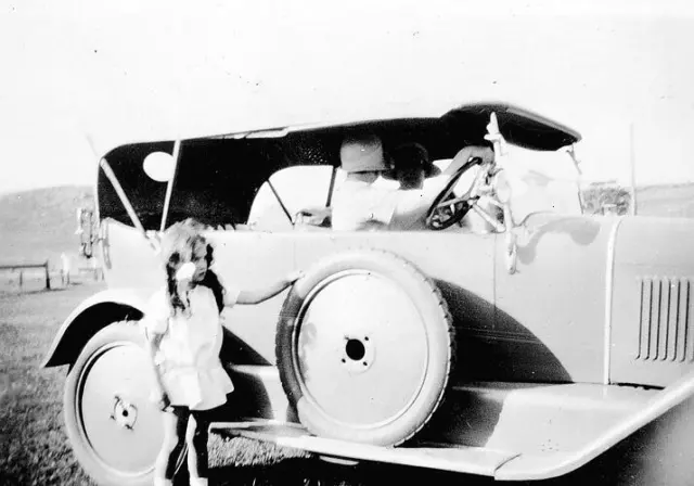 Nareen, Victoria, 1925 Two women in a car A small girl stands beside Old Photo