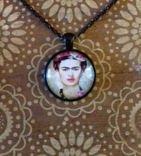 Artist Frida Kahlo Blk Plated Multi-Coloured Round Glass Pendant & Purple Pouch