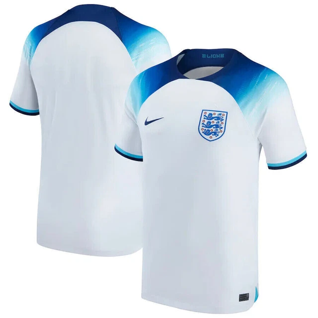 ENGLAND WORLD CUP 2022 Player’s Version Home shirt Men’s Size Large £34