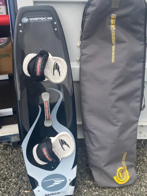 kitesurfing board, Wipika, MauricicPRO, with carry case. Only used once!!