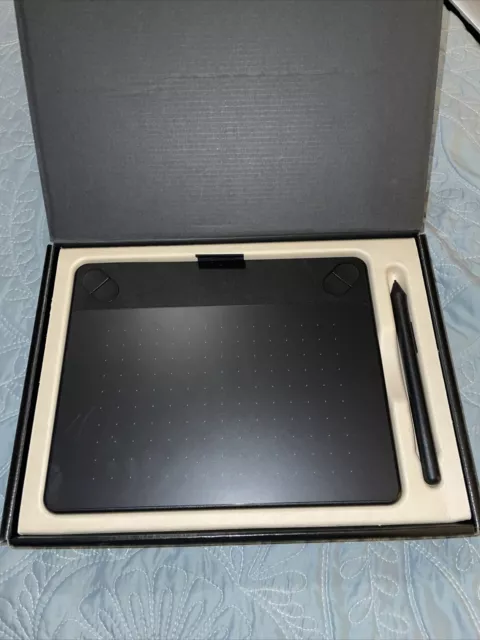 Wacom Black Small Intuos Art Pen and Touch Tablet